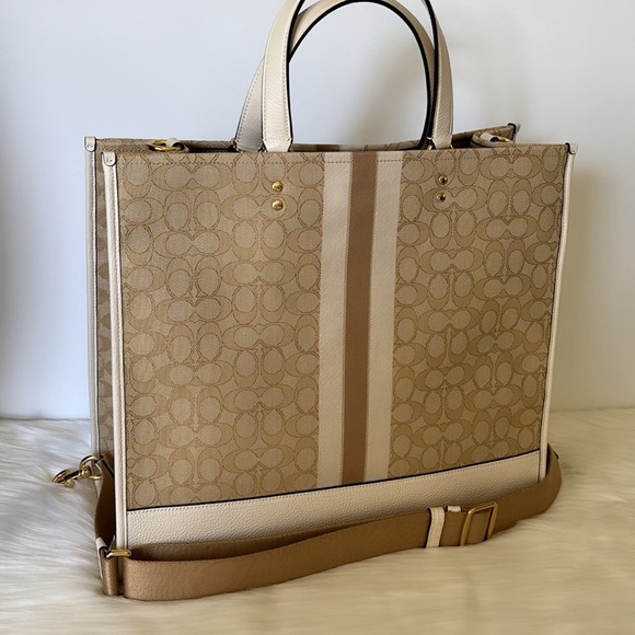 NWT💃Coach Dempsey Tote 40 In Signature Jacquard With Stripe And Coach Patch - Picture 8 of 12